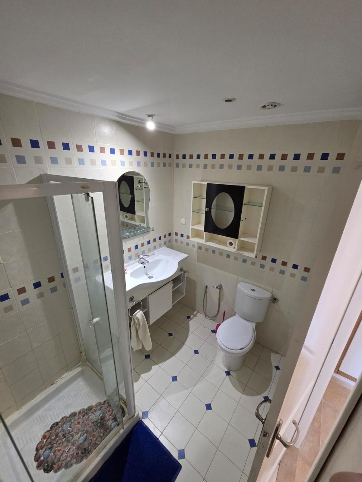 Luxurious 2 Bedroom Apartment *